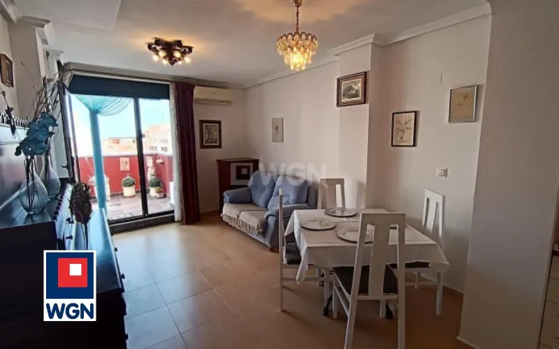 Mieszkanie na  sprzedaż Torrevieja - Penthouse z widokiem na morze, zaledwie 175 metrów od plaży w La Mata!