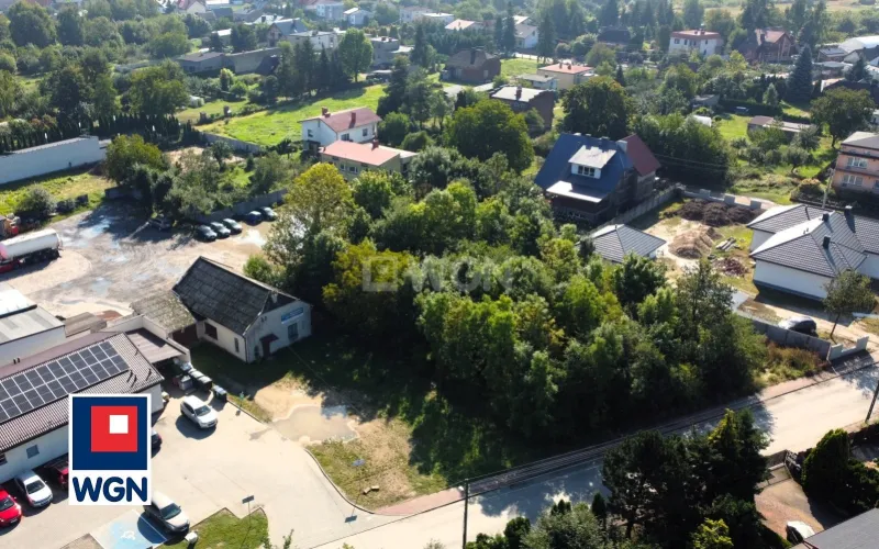 Grunt budowlany jednorodzinny na  sprzedaż Kłomnice - Działka budowlano-usługowa w centrum Kłomnic