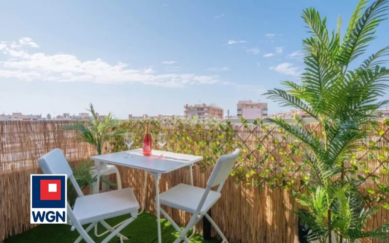 Mieszkanie na  sprzedaż Torrevieja - Ładny apartament z basenem osiedlowym